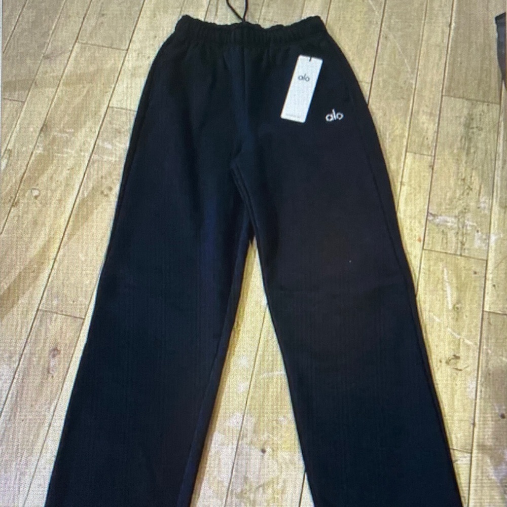 ALO Yoga Black Straight Leg Pants